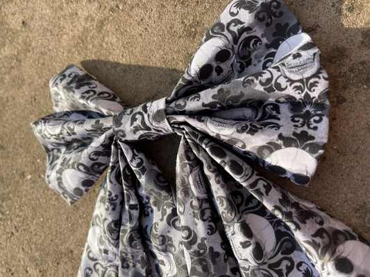 Damask Skull Bow-Tie