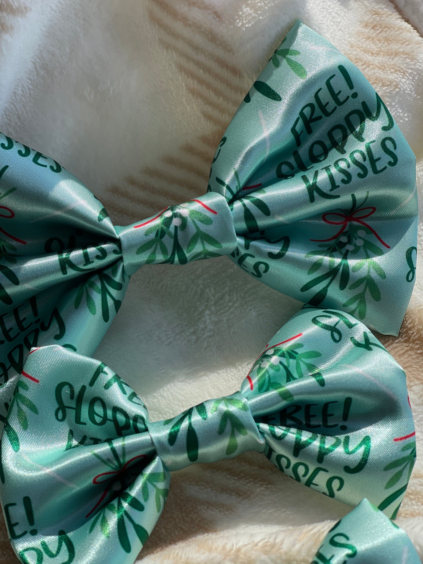 Sloppy kisses SATIN Bow-Tie